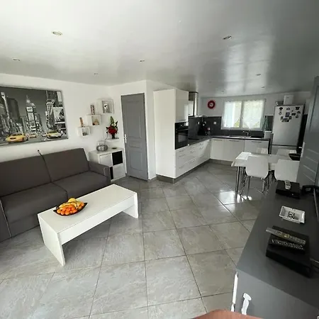 Jolie Maison Avec Jardin * Ιέρ